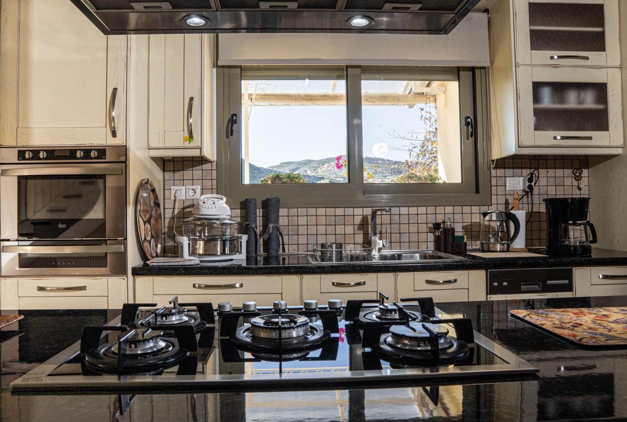 Estia Apartment *
