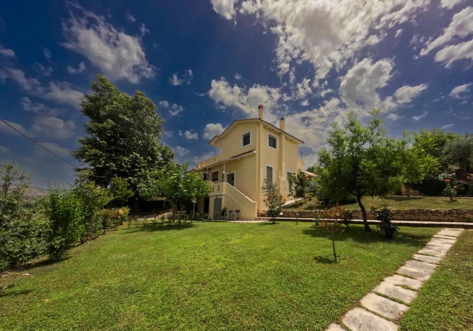 Estia Apartment
